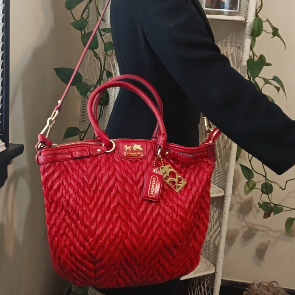 Like New Coach Madison Quilted Chevron 70th Annivsry Ltd. Edition 2 LG Hand Tags
